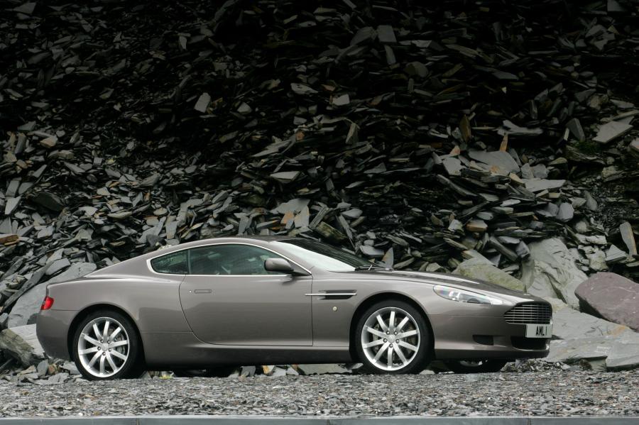 Aston Martin DB9 2004 года  (UK) (фото 17 из 24)
